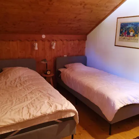 Apartment Duplex Confortable 3 Pieces 6 Pers Avec Balcon Proche Pistes Et Commerces A Meribel Village - Fr-1-411-160
